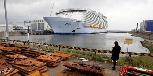 Les chantiers, qui comptent 2.600 salaris et fait travailler environ 5.000 sous-traitants, est en pleine forme avec un carnet de commandes trs bien rempli.