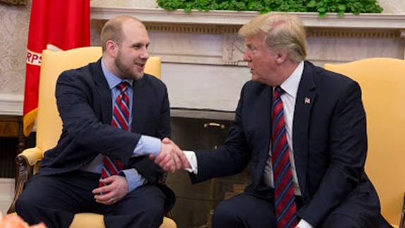 https://3.bp.blogspot.com/-iDjnOSor18w/WxG8nEauGgI/AAAAAAAAEDQ/HosHuP2-MmEhkK7Jtvi9ckXiLb9sgsjDgCLcBGAs/s400/JoshHolt.jpg
