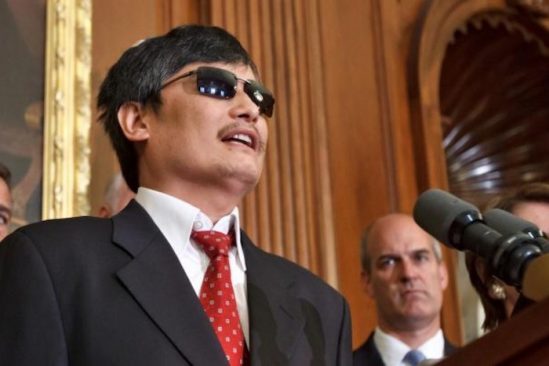 https://www.dkn.tv/wp-content/uploads/2019/12/chen-guangcheng-549x366.jpg