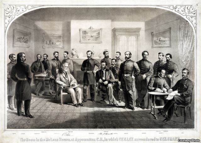 Nghi thức đầu hng của Tướng Robert E. Lee (ngồi bn tri) tại Appomatox Court House Virginia, ngy 9-4-1865 (hnh của The Major)