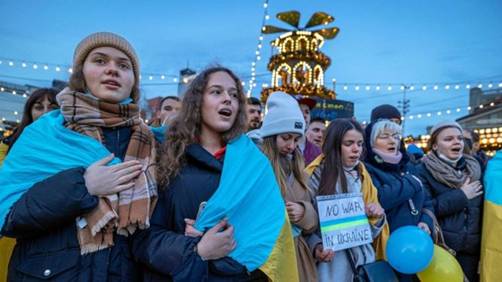 Protesters worldwide take to the streets against Russian aggression in  Ukraine - ABC News