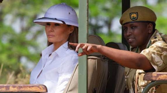 https://1.bp.blogspot.com/-pg9g8uxlhw0/W8GmPlxkFHI/AAAAAAAAEdg/4hnANP8v0tE-TRZQR5HmjDFkHeTrX2DPwCLcBGAs/s400/melania_trump_hat.jpg