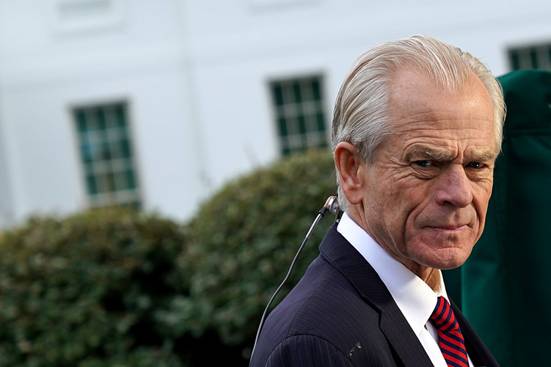 Cố vấn kinh tế cấp cao Peter Navarro ni: Chng ta đang c chiến tranh, khng hề nhầm lẫn về điều đ. Trung Quốc pht tn ra một loại virus trn thế giới.