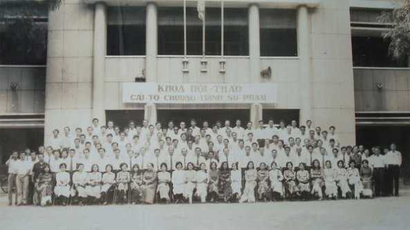 http://tuxtini.files.wordpress.com/2013/11/vnch-giao-duc6.jpg