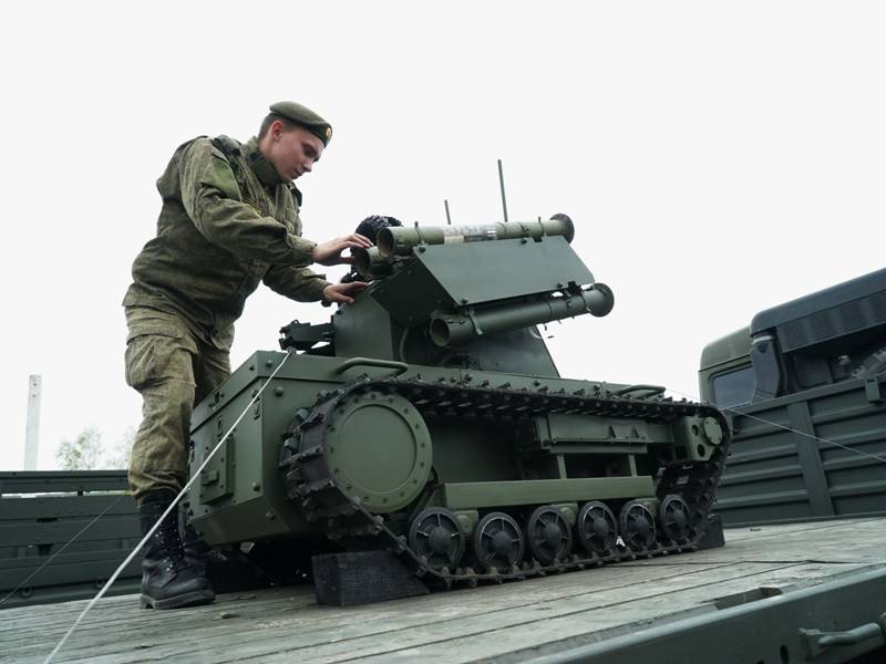 https://media.wired.com/photos/599b55e8a87691355b28ecad/master/pass/KillerRobots-AP_17124602633661.jpg