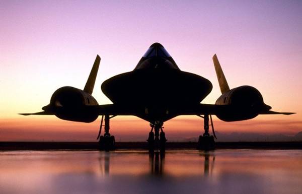 Nếu MiG-25 muốn khai hỏa tn lửa vo SR-71 ở vị tr mặt đối mặt th my tnh trn MiG-25 khng thể kha mục tiu được.