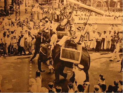 http://hon-viet.co.uk/HinhAnhLeTuongNiemHaiBa.jpg