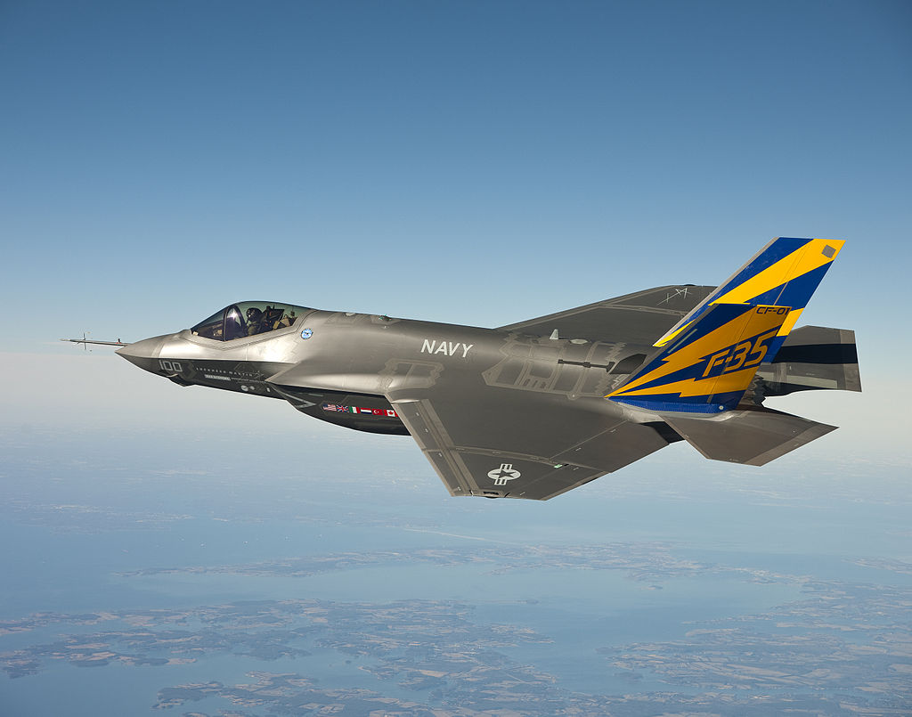 https://img.theepochtimes.com/assets/uploads/2015/07/31/1024px-CF-1_flight_test.jpg