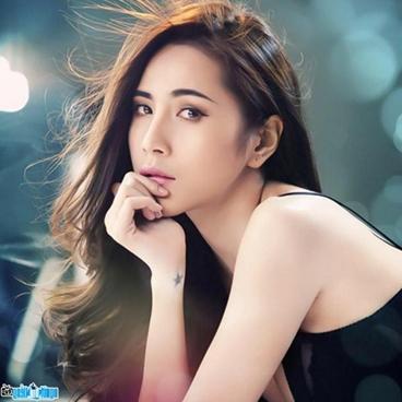 Ca sĩ Thuỷ Tin