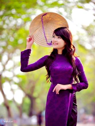 http://www.dulichvietnam.com.vn/data/Non%20la%20Hue10.jpg