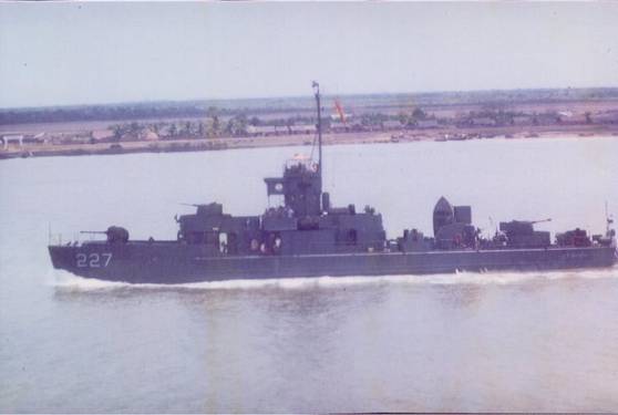 https://i1.wp.com/www.navsource.org/archives/10/05/1005001003.jpg