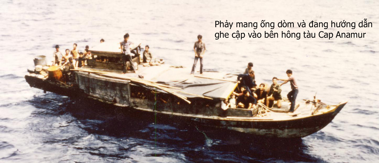 Phay dang chuan bi cap ghe vao tau Cap Anamur