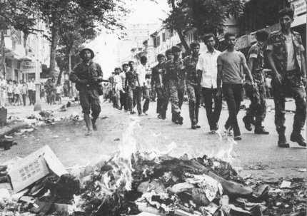https://ongvove.files.wordpress.com/2010/05/tubinha_saigon.jpg?w=620