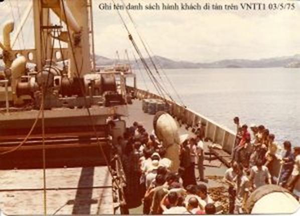 http://vnhanghaiphap.free.fr/wp-content/uploads/2017/04/Ghi-ten-tren-danh-sach-hanh-khach-di-tan-tren-VNTT1-03-05-1975-3-2-300x216.jpg
