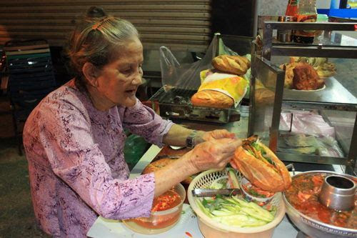 http://www.tongphuochiep.com/images/03.2016/banhmi16.jpg