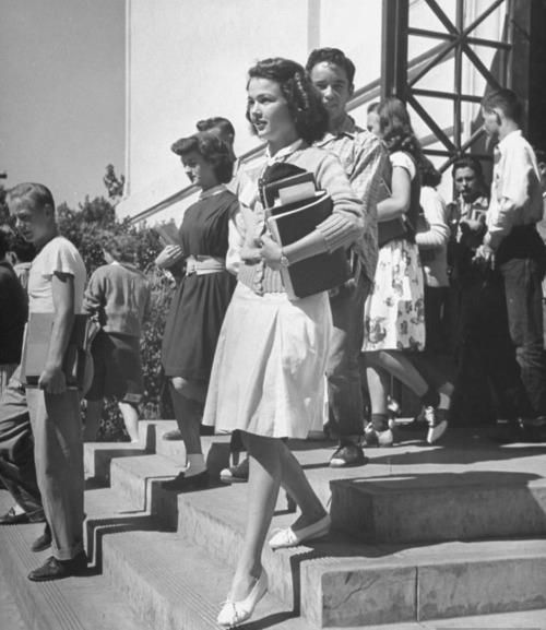 https://www.dkn.tv/wp-content/uploads/2018/12/vintage-high-school-665-best-1950s-60s-images-on-pinterest-vintage-photos.jpg